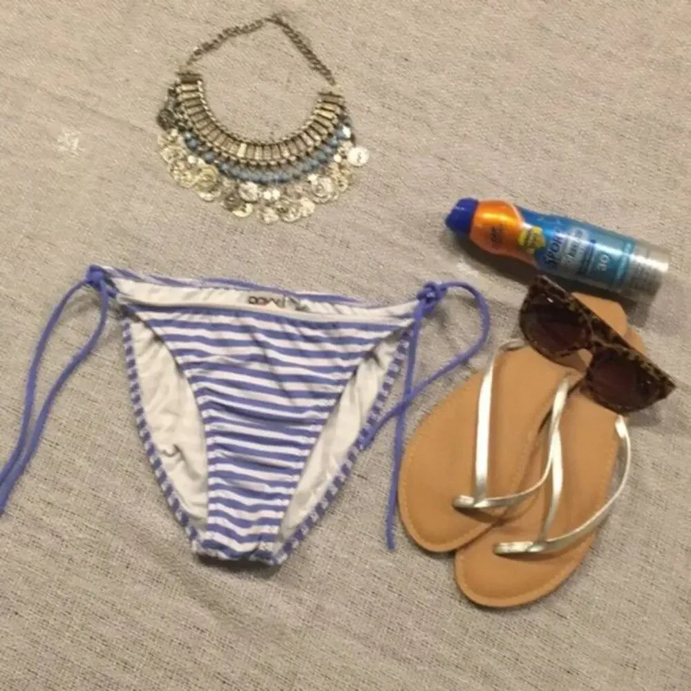 Roxy Quicksilver size L - LARGE Bikini bottom strips blue